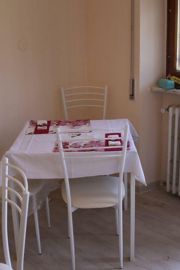 La Casa Dell'Orso Bed & Breakfast Ciampino Dış mekan fotoğraf